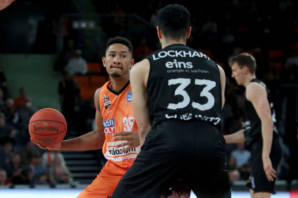 与此同时 与此同时