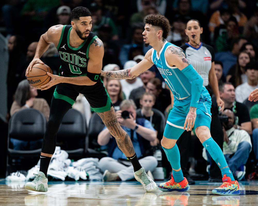 在篮球场上 在篮球场上