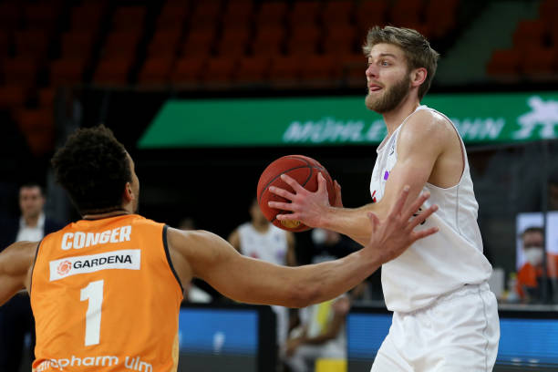 一场比赛中 一场比赛中